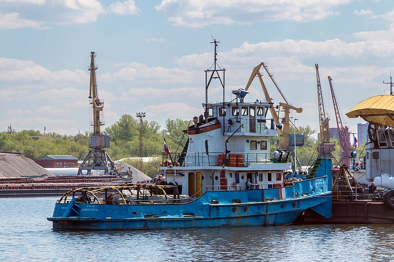 File:Shlyuzovoy-111 in Khimki Reservoir 2016-05-07 03.JPG