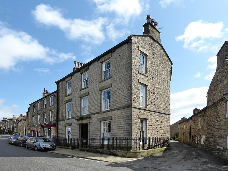 File:Skeldale House, Askrigg (1a).jpg