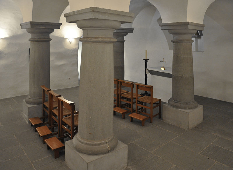 File:St Gallen Stiftskirche Ostkrypta 2.jpg