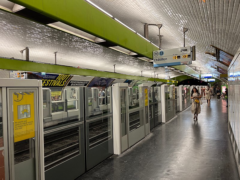 File:Station Montparnasse Bienvenüe Métro Paris Ligne 13 - Paris XV (FR75) - 2022-07-04 - 5.jpg