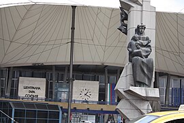 Detalle del monumento de la estación