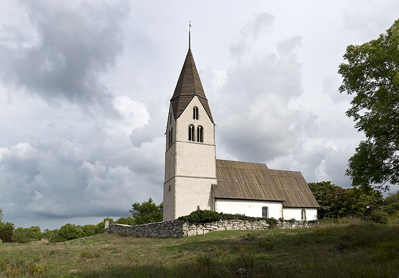 File:Sundre kyrka frånSV.jpg