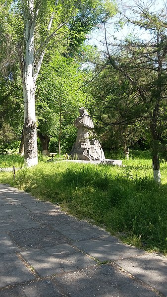 File:Taras Shevchenko monument, Yerevan 03.jpg