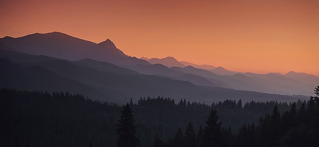 15. Tatry po zachodzie słońca, widok z Polany Głodówka Autor: Aneta Pawska