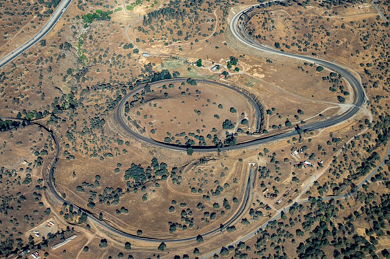 File:Tehachapi Loop Aerial.jpg