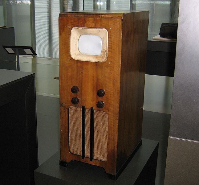 File:Televisor195501032014.JPG