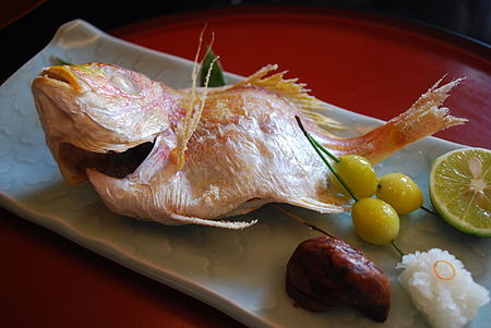 Tập_tin:Thai_grilling_fish_with_salt,Katori-city,Japan.JPG