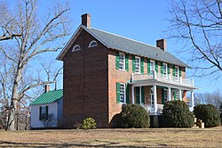 The Oaks farmhouse near Kents Store.jpg