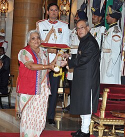 The President, Shri Pranab Mukherjee presenting the Padma Shri Award to Dr. Mrs. Janak Palta Mcgilligan, at a Civil Investiture Ceremony, at Rashtrapati Bhavan, in New Delhi on March 30, 2015.jpg