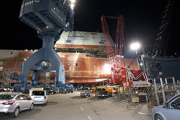 Deckhouse of USS Zumwalt being installed in December 2012