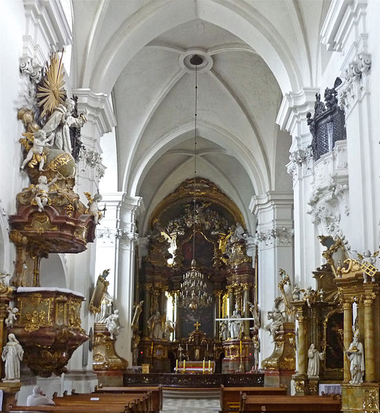 File:Trebnitz-Kirche-1.jpg