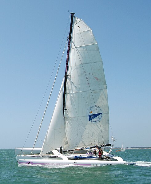 File:Trimaran-anne-caseneuve.jpg