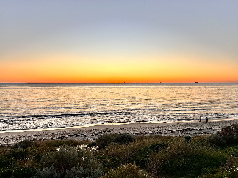 File:Twilights of Western Australia from Cottesloe beach, 2022, 19.jpg