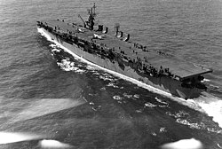 USS Langley (CVL-27) a caminho do Cabo Henry em 6 de outubro de 1943 (80-G-87113).jpg