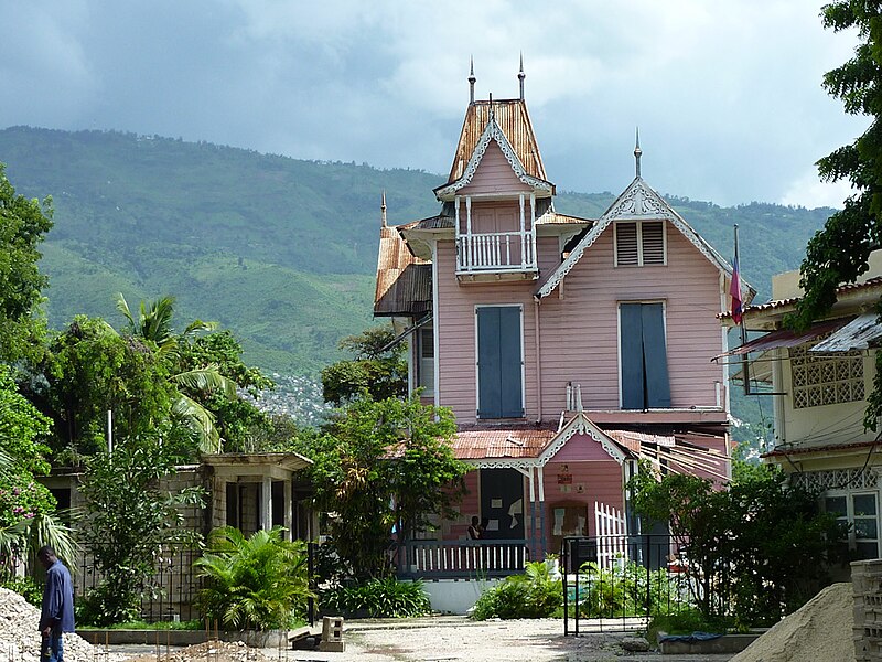 File:Université Episcopale d'Haiti (UNEPH).jpg