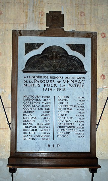 File:Vensac - église mémorial aux morts 1914-1918.jpg