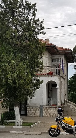 Village hall, Chalakovi.jpg