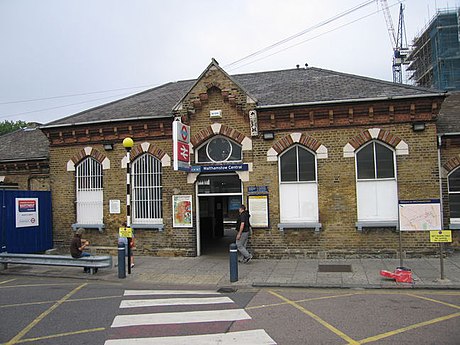 Walthamstow Central (stanice metra v Londýně)