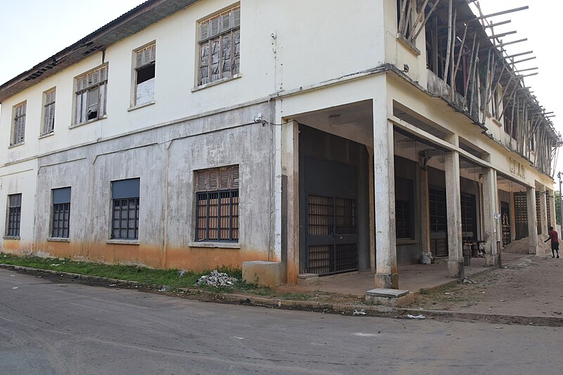 File:WikiConvFr23 en Cote d'Ivoire visite Bâtiments sites historiques de Grand-Bassam 42.jpg