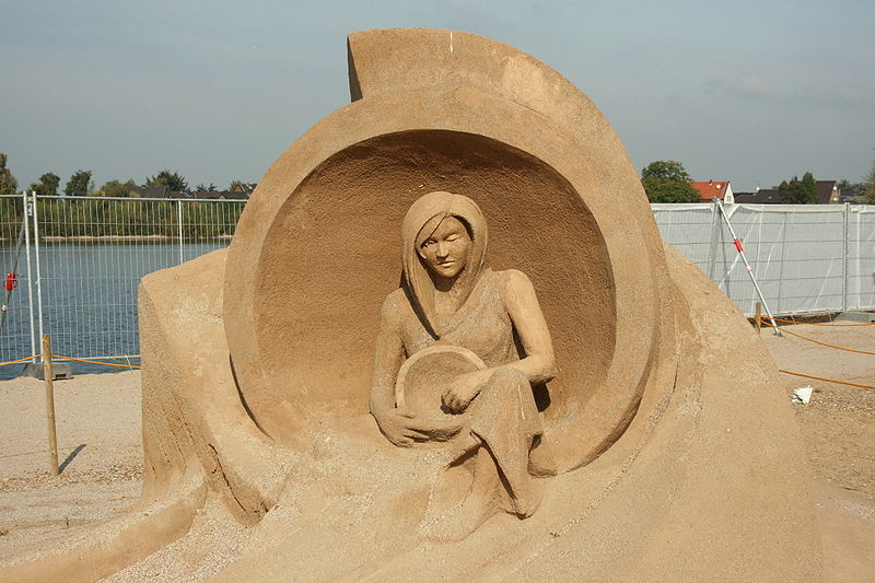 File:Xanten - Südsee - Sandkunst 17 ies.jpg