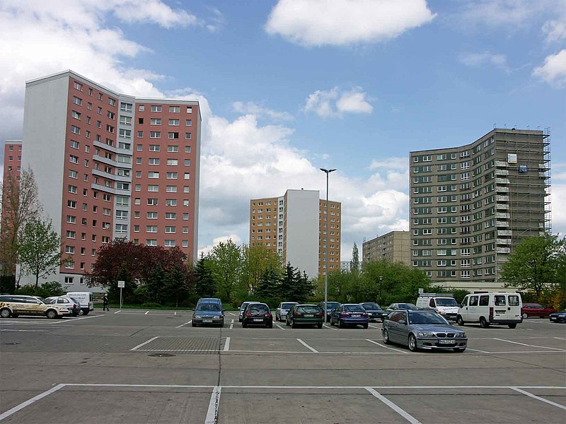 File:Y-Hochhaus-Halle-Neustadt.jpg