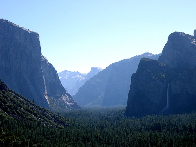 File:Yosemite Valley from Tunnel View - panoramio.jpg