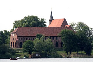 <span class="mw-page-title-main">Zarrentin am Schaalsee</span> Town in Mecklenburg-Vorpommern, Germany