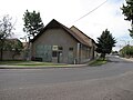 Čeština: Smíšené zboží na návsi v Černivi. Okres Litoměřice, Česká republika. English: Composite goods on the village square in Černiv village, Litoměřice District, Czech Republic.