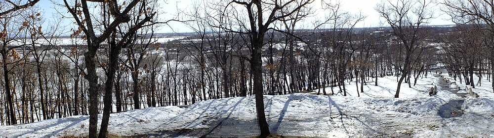 Вид с сопки Июнь-Корань, март 2015 г. Внизу — село Волочаевка.