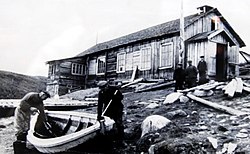 Норвежская семья Ойен - одна из первых, переселившихся на Мурманский берег. Колония Цып-Наволок. 1930-е годы..JPG