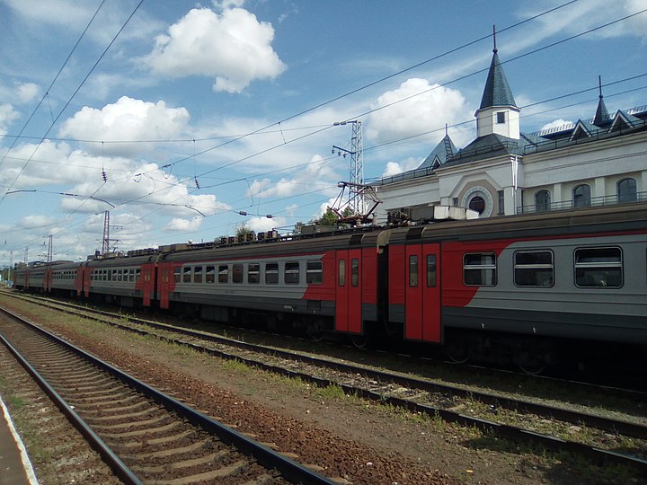 Электричка моховые горы. Семёнов (станция). Станция Семенов Нижегородская область. Вокзал Семенов Нижегородской. Семёнов ГЖД.