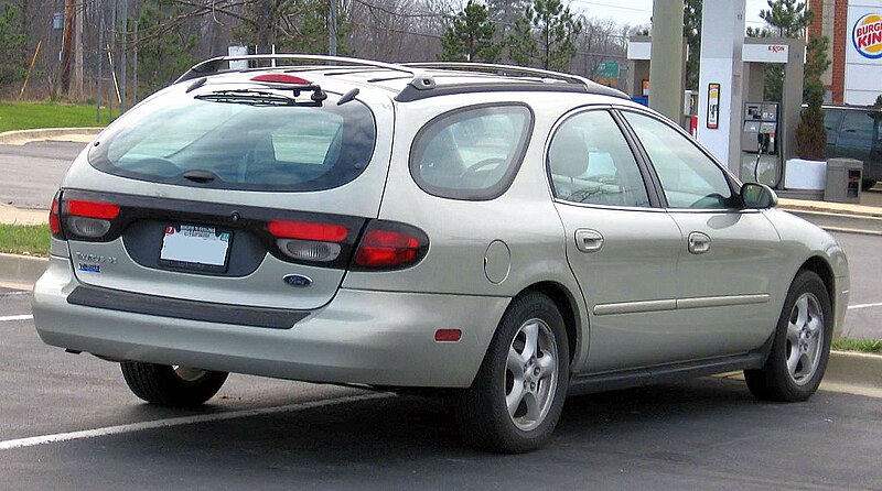 File:00-05 Ford Taurus wagon.jpg