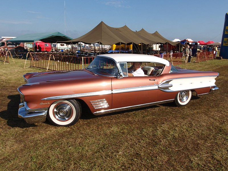 File:1958 Pontiac Bonneville, p9.jpg