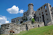 Ogrodzieniec Castle 20140619 Zamek Ogrodzieniec 3673.jpg