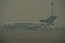 321as - LAB Cargo Boeing 727, CP-2428@VVI,24.09.2004 - Flickr - Aero Icarus (1).jpg