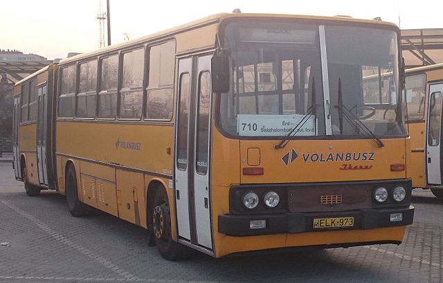 Ikarus 280 az Etele téren