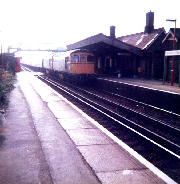 File:A Class 33 locomotive passes through Goring-on-Sea Railway Station - geograph.org.uk - 2183920.jpg