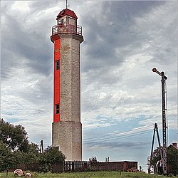 Leuchtturm in Hainasch mit Signalanlagen des ehemaligen Bahnhofs