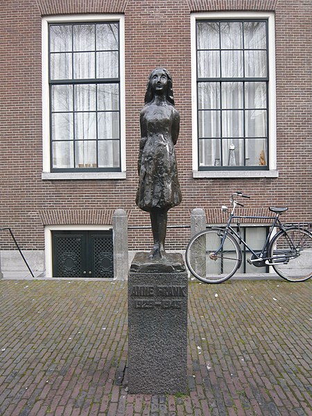 Tập_tin:Anne_Frank_M01.JPG