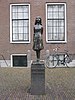Spomenik Ani Frank ispred kuće u kojoj se skrivala u Amsterdamu