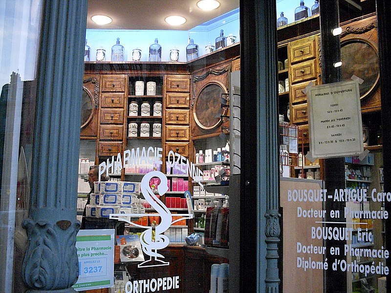 File:Apotheke-Ozenne 1.jpg