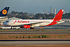 Avianca Hava Yolları (TACA) A320 (12554809704) .jpg