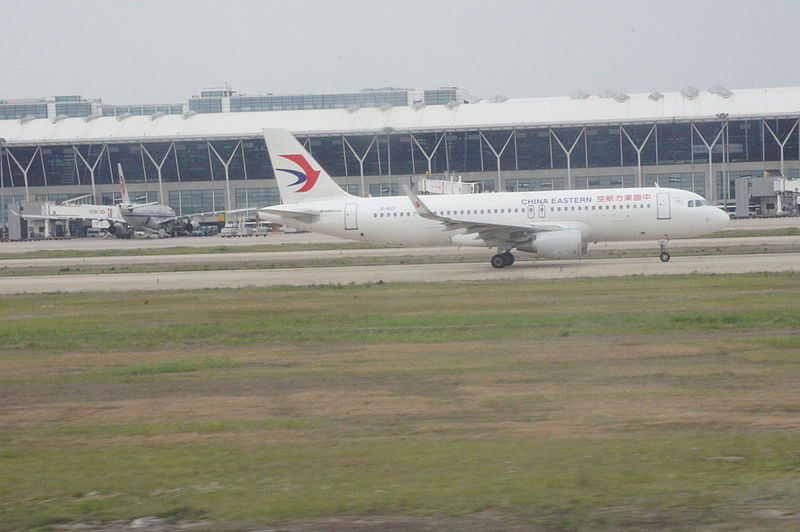 File:B-1613 @ Shanghai Pudong International Airport 2015.5.6.jpg