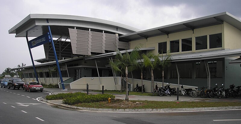 File:Batang Kali station (Rasa-Rawang Line) (exterior), Batang Kali.jpg