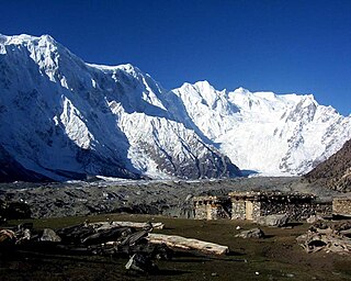 <span class="mw-page-title-main">Passu Sar</span> Mountain in Pakistan