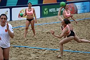 Deutsch: Beachhandball Europameisterschaften 2019 (Beach handball Euro); Tag 5: 6. Juli 2019 – Frauen, Platzierungsspiel für die Ränge 17–20, Nordmazedonien-Slowenien 0:2 (10:13, 9:15) English: Beach handball Euro; Day 5: 6 July 2019 – Placement Match/Cross Match for rank 17–20 Women – North Macedonia-Slovenia 0:2 (10:13, 9:15)