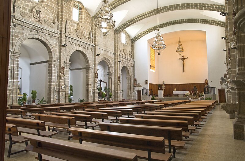 File:BelalcazarIglesiaInterior.jpg