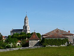 Skyline of Bertric-Burée