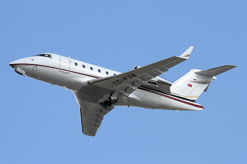 File:Bombardier CL-600-2B16 Challenger 605, Fiba Air JP7450230.jpg