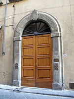 Borgo santa croce 4, palais, 03 portal.JPG